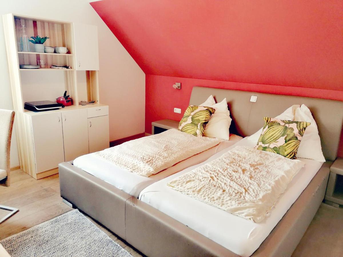 Taferne In Koestendorf - Ferienwohnung Monteurzimmer Neumarkt am Wallersee Εξωτερικό φωτογραφία