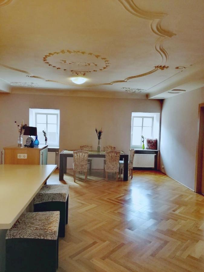 Taferne In Koestendorf - Ferienwohnung Monteurzimmer Neumarkt am Wallersee Εξωτερικό φωτογραφία