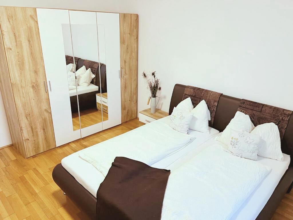 Taferne In Koestendorf - Ferienwohnung Monteurzimmer Neumarkt am Wallersee Εξωτερικό φωτογραφία