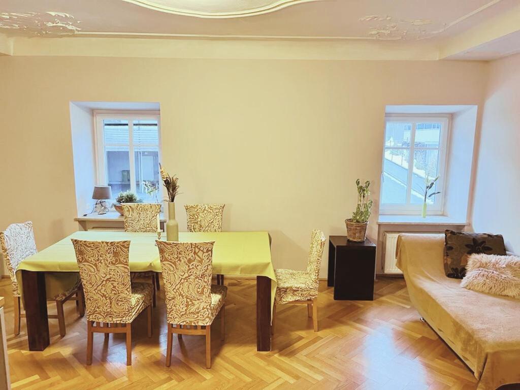 Taferne In Koestendorf - Ferienwohnung Monteurzimmer Neumarkt am Wallersee Εξωτερικό φωτογραφία