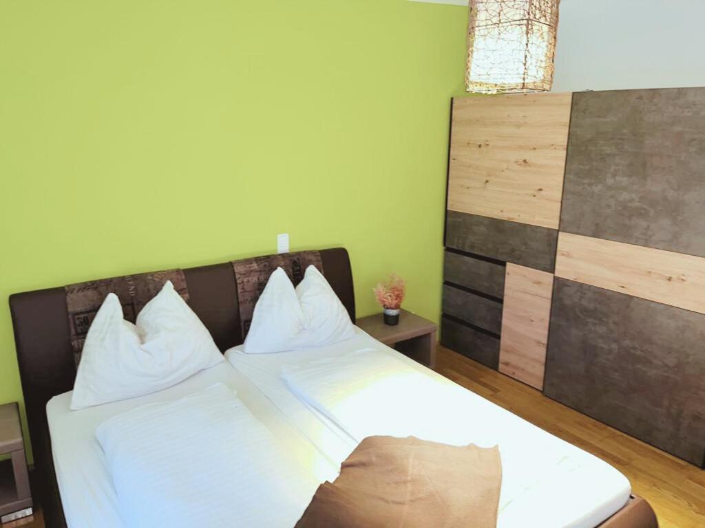 Taferne In Koestendorf - Ferienwohnung Monteurzimmer Neumarkt am Wallersee Εξωτερικό φωτογραφία